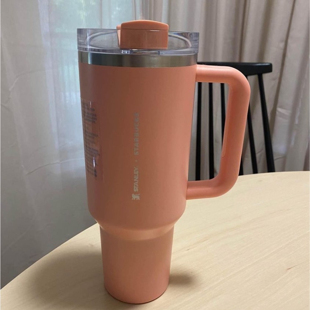 Starbucks x Stanley Target Exclusive Adventure Quencher 2.0 NWT Pink Tumbler